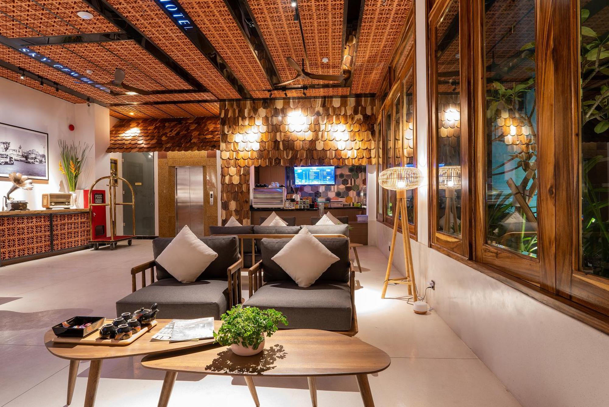 Sky Gem Central Hotel Хошимин Екстериор снимка
