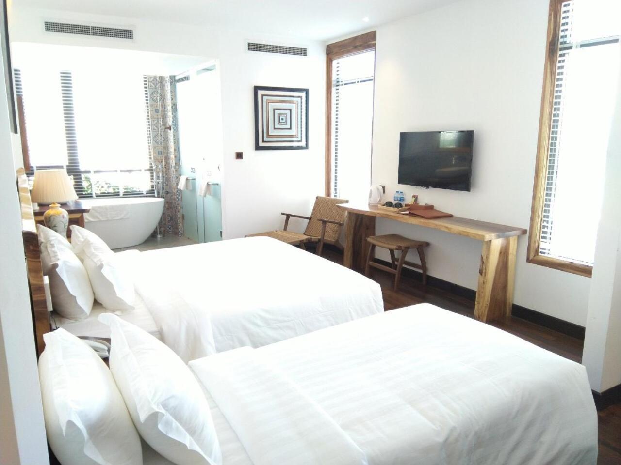 Sky Gem Central Hotel Хошимин Екстериор снимка